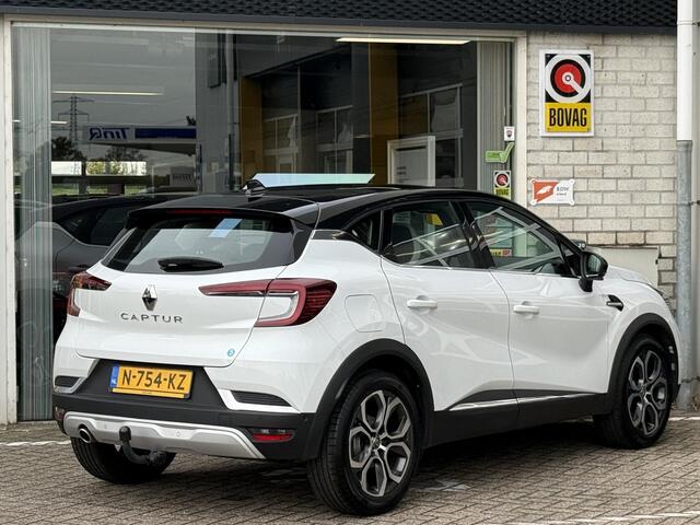 Renault CAPTUR 1.3 TCe 140 Intens | Trekhaak | 360 graden camera | Stoelverwarming | Bose Audio | 18'' Lichtmetaal | DAB | Climate Control | Key-less |