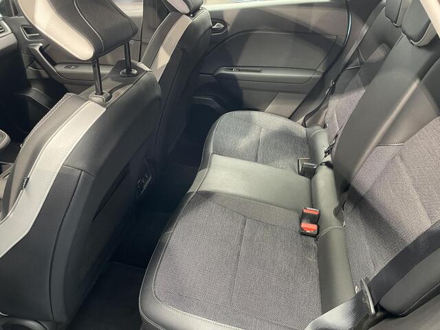 Renault CAPTUR 1.3 TCe 130 Intens Climate Controle | Navigatie | Cruise controle adaptief