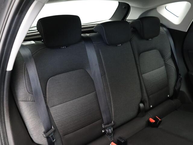 Renault CAPTUR TCe 140pk Zen | Trekhaak | 1500kg geremd | Achteruitrijcamera |Parkeersensoren voor/achter | Stoelverwarming |