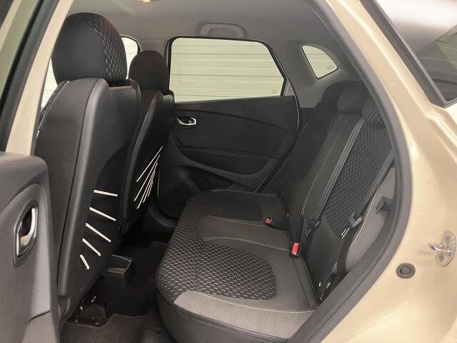 Renault CAPTUR 0.9 TCe Intens / Navigatie / LED Verlichting / Dealer Onderhouden / Cruise Control / Climate Control / Bluetooth / Keyless Entry & Go /