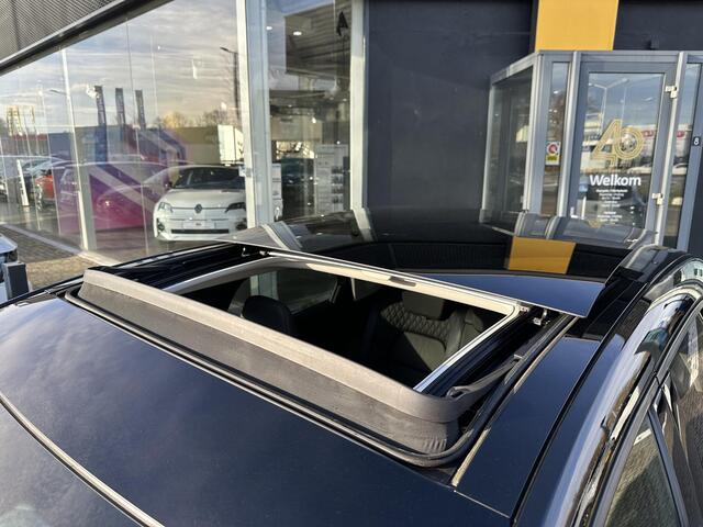 Renault CAPTUR TCe 155 EDC Initiale Paris l AUTOMAAT l Elektrisch panoramadak l Achteruitrijcamera