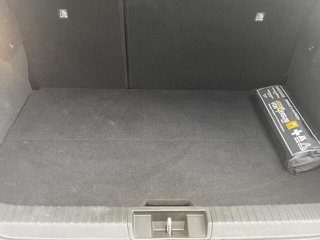 Renault CAPTUR 1.6 E-Tech Plug-in Hybrid 160 Business | Panoramadak | Lederen bekleding | Plug Inn | 360 Camera