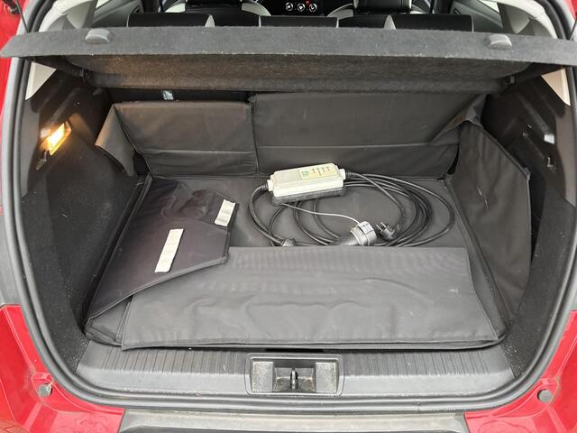 Renault CAPTUR 1.6 E-Tech Plug-in Hybrid 160 Edition One | 1e eigenaar | Sidesteps |