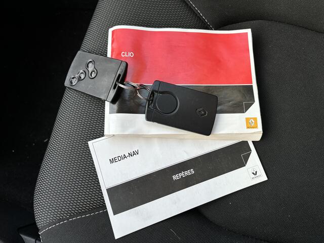 Renault CLIO Estate 0.9 TCe Limited | Nieuw Binnen! | Airco | Navi | Cruise