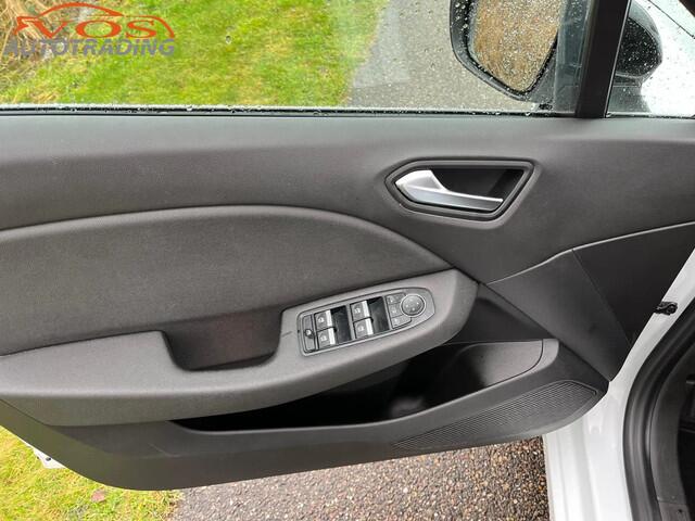 Renault CLIO 1.0 TCe Bi-Fuel Intens