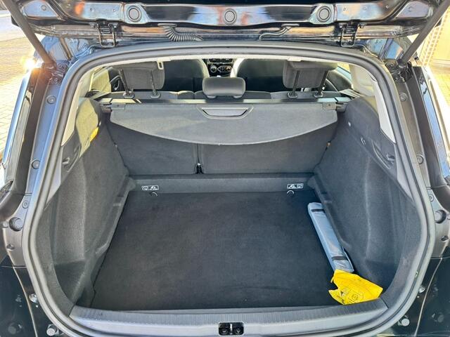 Renault CLIO Estate 0.9 TCe Intens Navigatie Camera Cruise en Climat ALL IN