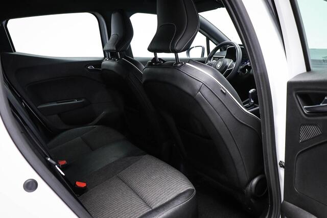 Renault CLIO 1.6 E-Tech Hybrid 140 Intens | EASY LINK- PARKING- PACK | DAB | APPLE | CAMERA