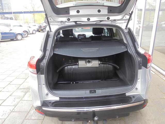 Renault CLIO 1.2 Limited Trekhaak, Achteruitrij hulp, Airconditioning, Boordcomputer, Audiosysteem, Elektrische ramen, Navigatie