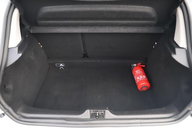 Renault CLIO 0.9 TCe Limited Trekhaak 16 inch Navigatie Airco Cruise Bluetooth Parkeersensor Getint Glas