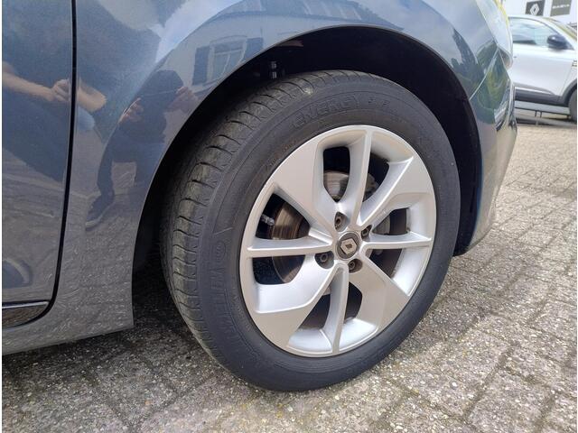 Renault CLIO Estate 90 TCe Limited