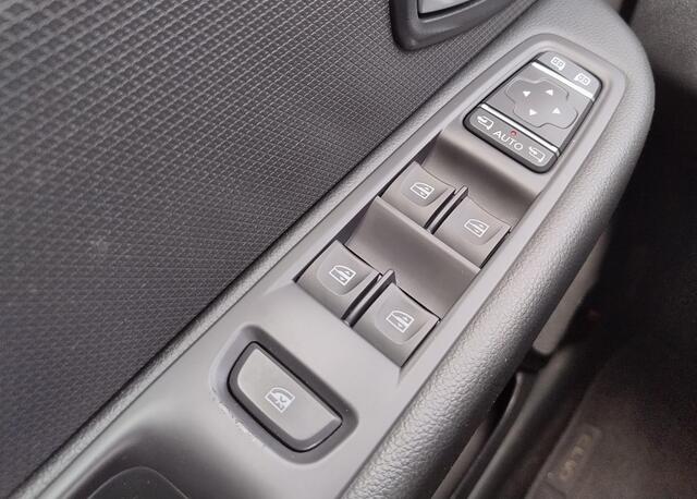 Renault CLIO Estate 90 TCe Limited