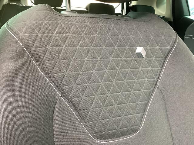 Renault CLIO 0.9 TCE LIMITED