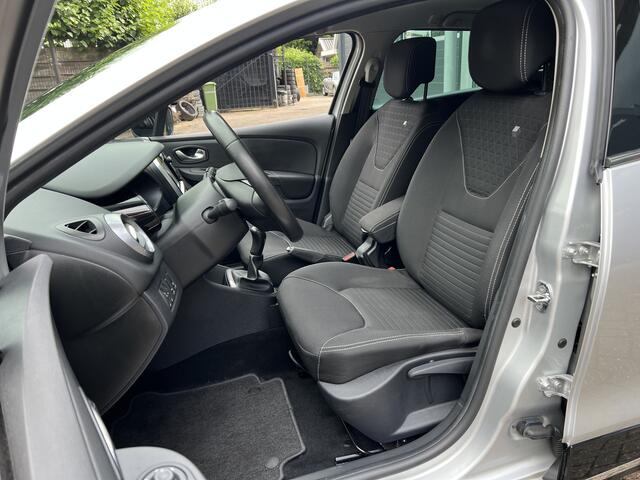 Renault CLIO Estate 0.9 TCe Limited Bluetooth, Navi, Cruise Control.