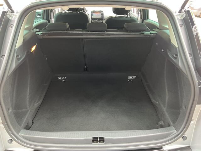 Renault CLIO Estate 0.9 TCe Limited Bluetooth, Navi, Cruise Control.