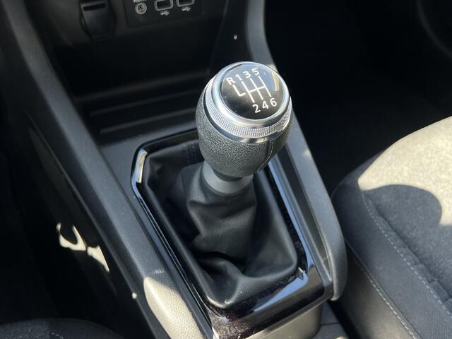 Renault CLIO 1.0 TCe 90 Equilibre / Airco / Parkeersensor Achter / Applecarplay - Androidauto / 6 Bak /