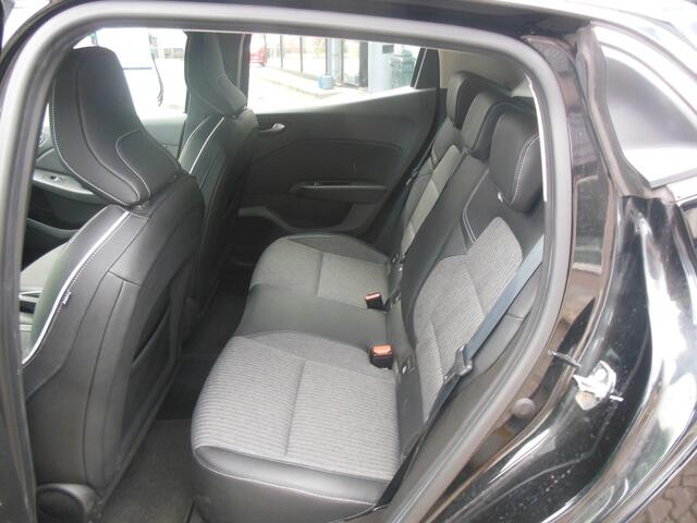 Renault CLIO 1.0 TCe Intens Staat in De Krim