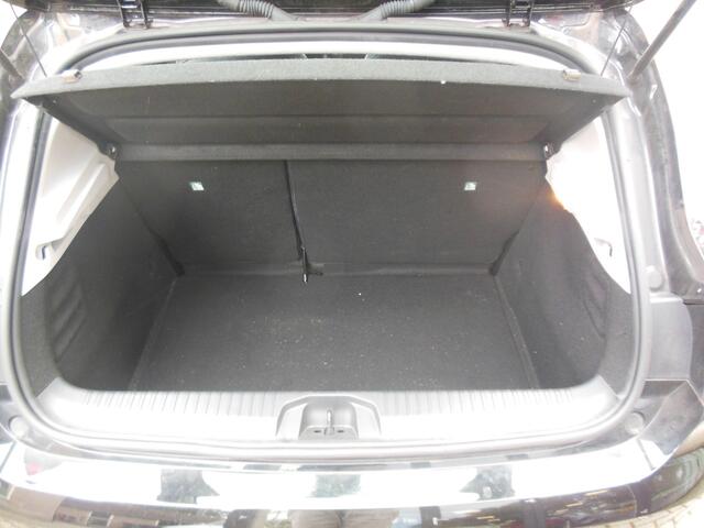 Renault CLIO 1.0 TCe Intens Staat in De Krim