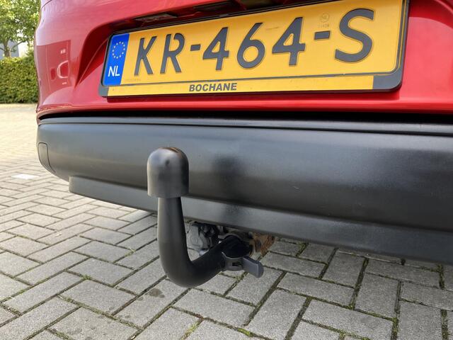 Renault CLIO Estate 1.2 TCe Zen / Automaat / Lage Kilometerstand / Auto heeft diverse beschadigingen / Trekhaak /