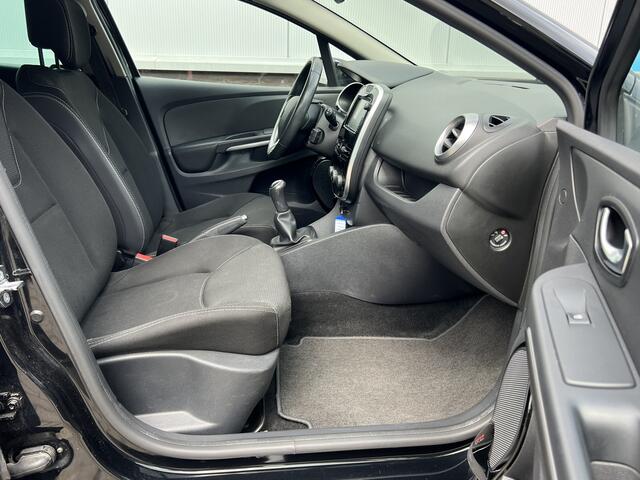 Renault CLIO Estate 0.9 TCe Night&Day | weinig KM | Keurig onderhouden | NAVI | Blue-tooth | Interesse, Proefrit? Bel of app met: 06-24 28 28 42