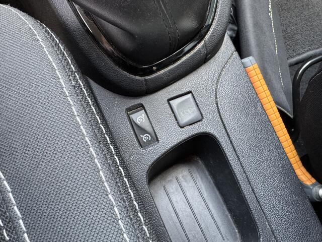 Renault CLIO 0.9 TCe 90pk H5 Zen Navigatie Parkeersensoren lichtmetalen velgen