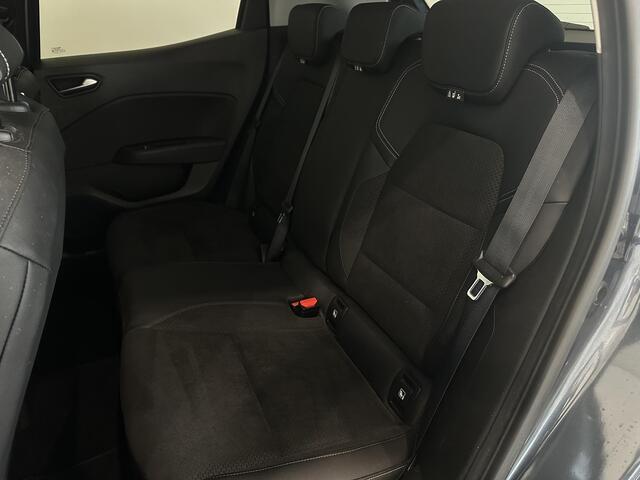 Renault CLIO 1.3 TCe 130 EDC Intens | Navigatie 9,3" | Stoelverwarming | Lichtmetalen velgen 17" | Parkeersensoren voor, achter en achteruitrijcamera