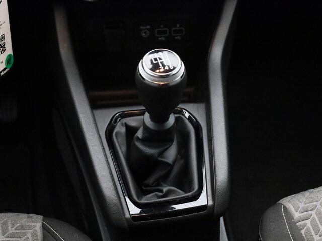 Renault CLIO 1.0 TCe 90 PK Evolution | Navigatie | Apple & Android Carplay | Parkeersensoren Achter | Airco | Privacy Glass | Cruise Control & Snelheidsbegrenzer | Licht & Regensensor |