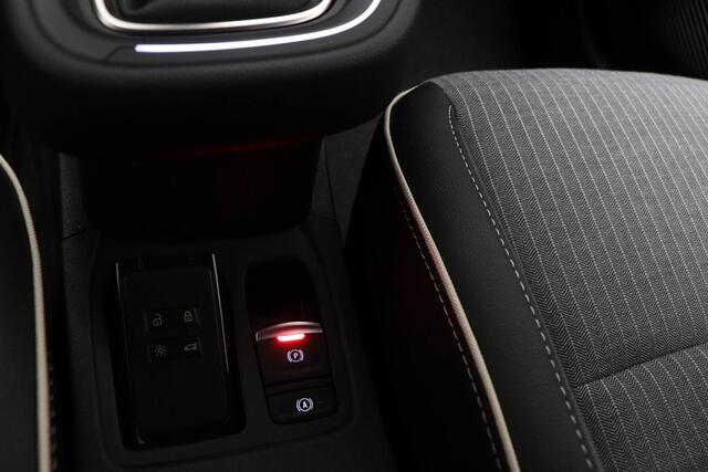 Renault CLIO 1.0 TCe 90 GPF techno | Demo 01-11-25 beschikbaar | NAVIGATION TECHNO PACK | LED | DAB | APPLE | CAMERA