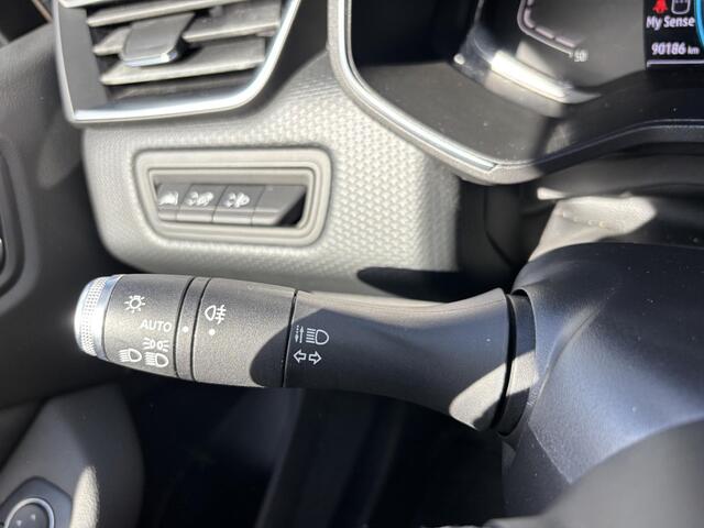 Renault CLIO TCe Intens | AIRCO | 1E EIGENAAR | DEALER ONDERHOUDEN | NAVI | PARKEERSENSOREN V+A | LICHTM. VELGEN | LED | CRUISE CONTROL |