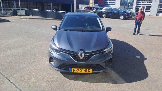 Renault CLIO 1.6 E-Tech Hybrid 140pk Zen | Navigatie via Apple & Android Carplay | parkeersensoren Achter | Airco | Cruise Control | Bluetooth Telefoonvoorbereiding |