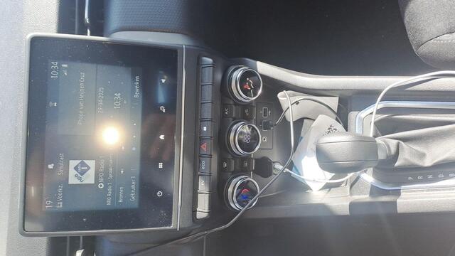 Renault CLIO 1.6 E-Tech Hybrid 140pk Zen | Navigatie via Apple & Android Carplay | parkeersensoren Achter | Airco | Cruise Control | Bluetooth Telefoonvoorbereiding |