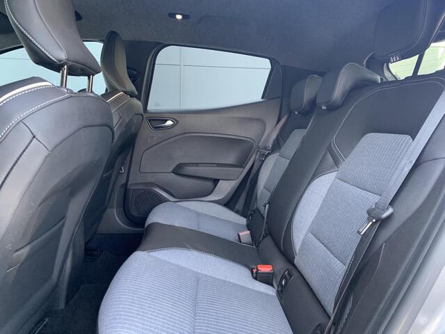 Renault CLIO 1.6 E-Tech Full Hybrid 145 techno