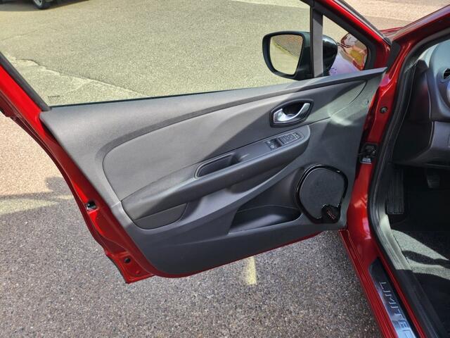 Renault CLIO RENAULT CLIO ESTATE 0.9 TCE LIMITED