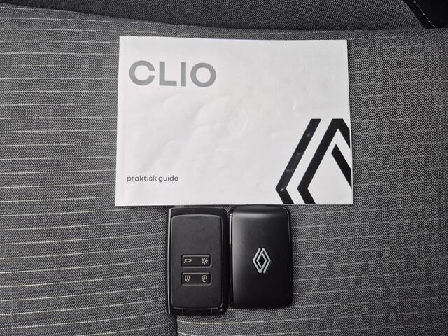 Renault CLIO 1.0 TCe 90 GPF Techno Handgeschakeld / Pack winter / Apple Carplay Android Auto / Stuur-, en Stoelverwarming / Keyless Entry/Start / Achteruitrijcamera / Draadloze telefoon lader / Cruise control /
