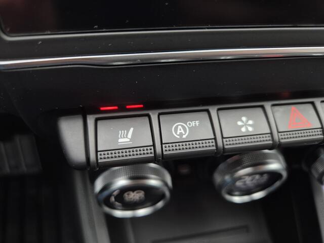 Renault CLIO 1.0 TCe 90 GPF Techno Handgeschakeld / Pack winter / Apple Carplay Android Auto / Stuur-, en Stoelverwarming / Keyless Entry/Start / Achteruitrijcamera / Draadloze telefoon lader / Cruise control /