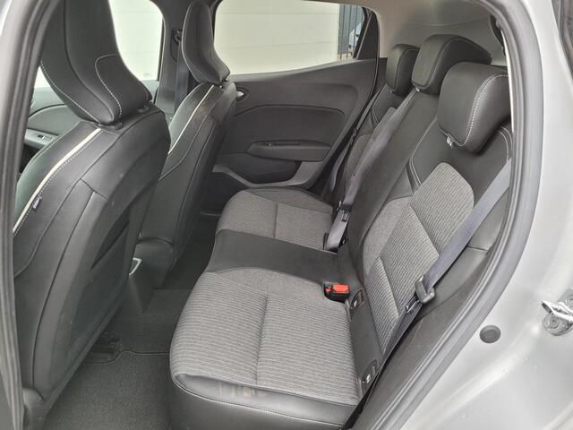 Renault CLIO 1.0 TCe Intens | Dealer Onderhouden | 17 Inch | Naviagtie+Camera | Sensoren V+A