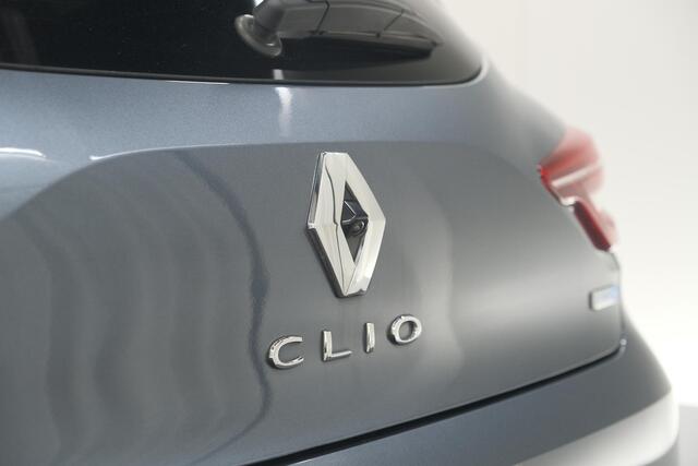 Renault CLIO 1.6 E-Tech Hybrid 140 Initiale Paris | Trekhaak | Rondom Camerazicht | Adaptieve Cruise Control | Stoelverwarming