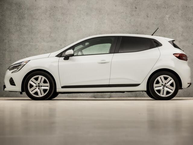 Renault CLIO 1.6 E-Tech Hybrid 140 Sport 141Pk Automaat (APPLE CARPLAY, DIGITAL COCKPIT, GROOT NAVI, CAMERA, GETINT GLAS, SPORTSTOELEN, LED KOPLAMPEN, CRUISE, LANE ASSIST, NIEUWE APK, NIEUWSTAAT)