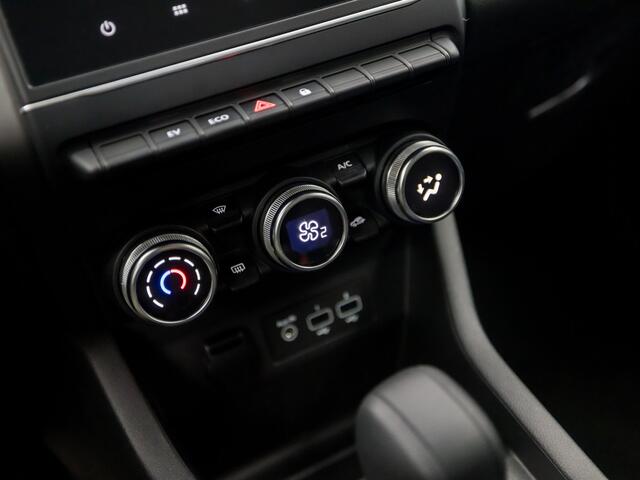 Renault CLIO 1.6 E-Tech Hybrid 140 Sport 141Pk Automaat (APPLE CARPLAY, DIGITAL COCKPIT, GROOT NAVI, CAMERA, GETINT GLAS, SPORTSTOELEN, LED KOPLAMPEN, CRUISE, LANE ASSIST, NIEUWE APK, NIEUWSTAAT)