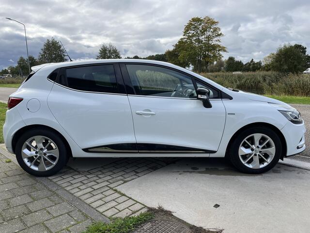 Renault CLIO 0.9 TCe Limited / Airco / Navi / Parkeersensoren. Achter / Bluetooth / Cruise / 16'' LMV /