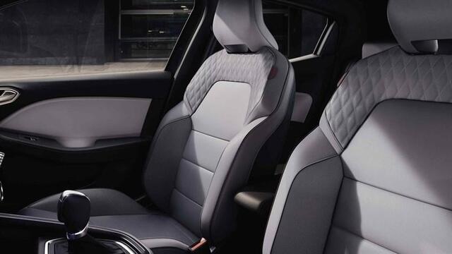 Renault CLIO 1.3 TCe automaat Initiale Paris *Verwacht*