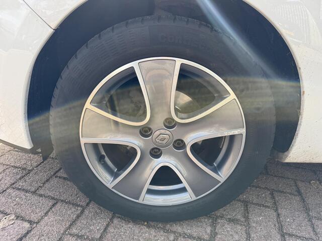 Renault CLIO Estate 0.9 TCe 90pk Night&Day 48.988km!!