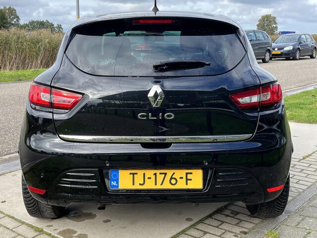Renault CLIO 0.9 TCe Limited / Airco / Navi / Parkeersensoren. Achter / Cruise / Bluetooth / 16'' LMV /