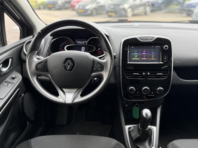Renault CLIO Estate 0.9 TCe Night&Day | NAP | Trekhaak | All-Seaons | Navigatie | Airco | Parkeersensoren | Cruise Control | Lichtmetaal | BT-Telefoonfunctie |