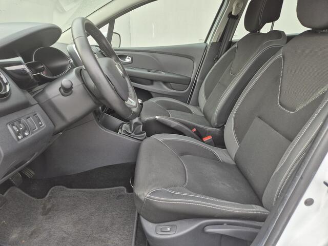 Renault CLIO Estate 0.9 TCe Limited Handgeschakeld / Stoelverwarming / Airco / Cruise control / Apple Carplay Android Auto / Navigatie / Keyless Entry/Start / Elektrische ramen voor en achter /