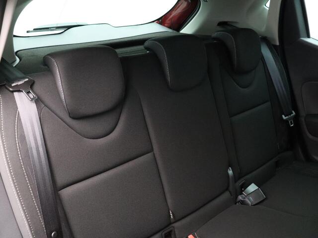 Renault CLIO TCe 90pk Limited | Dealer onderhouden | Airco | Parkeersensoren achter |