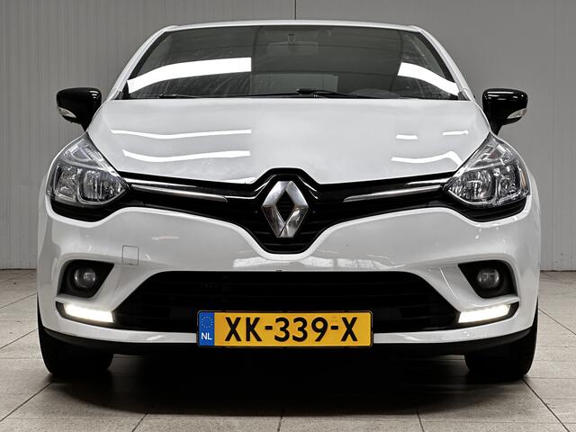 Renault CLIO 0.9 TCe Limited/ Apple + Android/ DAB+/ 16'' LMV/ Keyless/ Extra getint glas/ Navi/ Airco/ Cruise/ Elek. pakket/ Isofix/ Bluetooth/ Armsteun/ Multi. LEDER. Stuur/ Mistl./ PDC/ Chroom/ LED Dagrijverl.