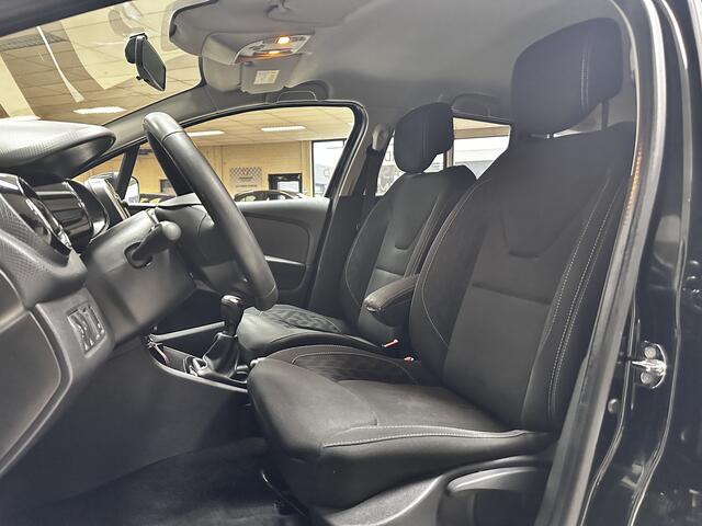 Renault CLIO Estate 0.9 TCe Limited/ Trekhaak/ DAB+/ Keyless/ Navi/ Airco/ Cruise/ Elek. pakket/ Isofix/ Bluetooth/ Armsteun/ Multi. LEDER. Stuur/ 16'' LMV/ Mistl./ PDC/ Extra getint glas.