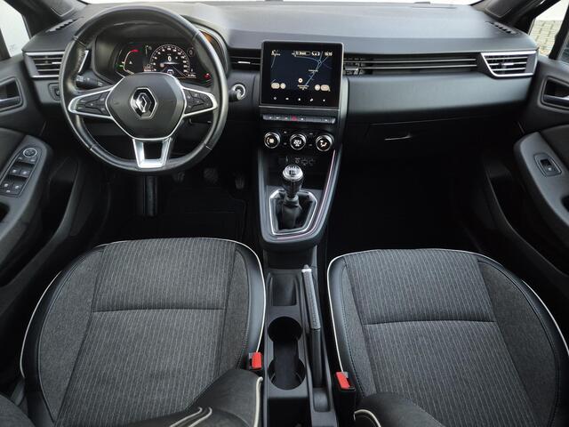 Renault CLIO 1.0 TCe Intens Handgeschakeld / Allseason banden / Pack winter / Pack Easy Link / Apple Carplay Android Auto / Stuur-, en Stoel verwarming / Cruise control / Navigatie / Keyless Entry/Start / Draadloze telefoon lader /
