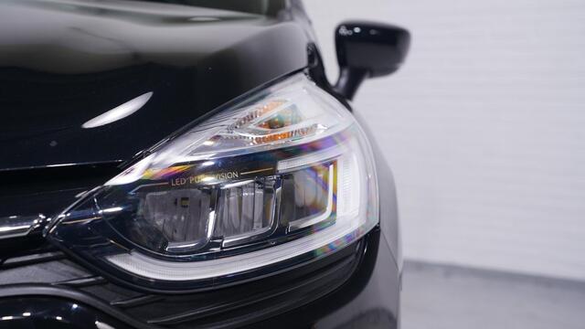 Renault CLIO Estate 0.9 TCe Intens Bose Camera Panodak Leder/alcantara PDC v+a