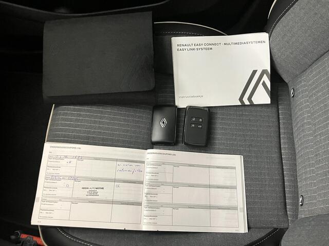 Renault CLIO 1.6 E-Tech Full Hybrid 145 techno / NL Auto / 17 Inch Velgen / Navigatie / Camera / Climate Control / Cruise Control / Apple CarPlay/Android Auto /